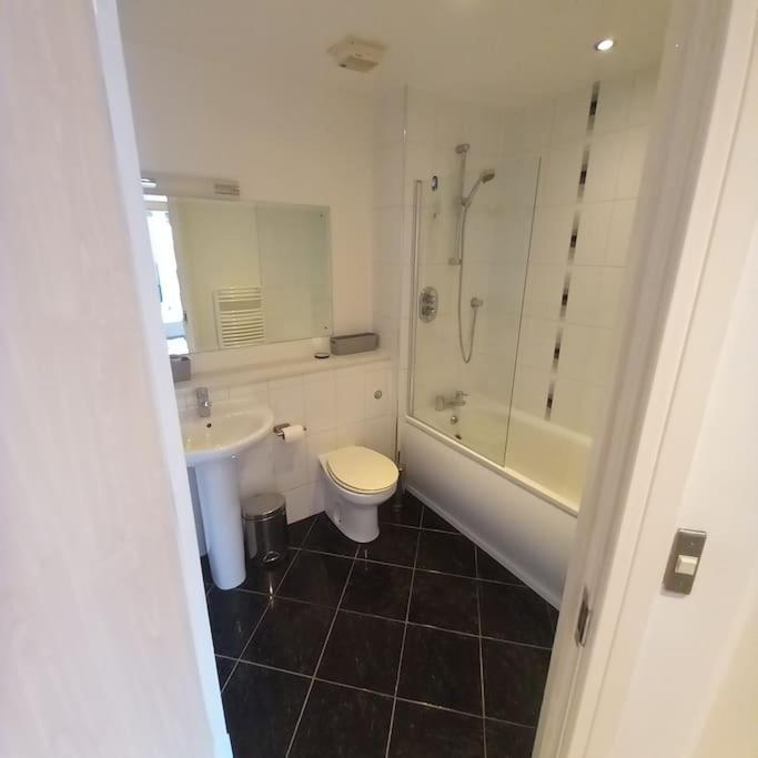 Centrally Situated 1 Bedroom Apartment! Birmingham Kültér fotó